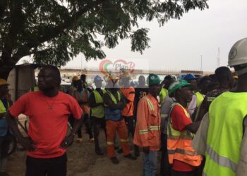 Tema: China Geo Engineering employees protest; demand pay rise [Photos]