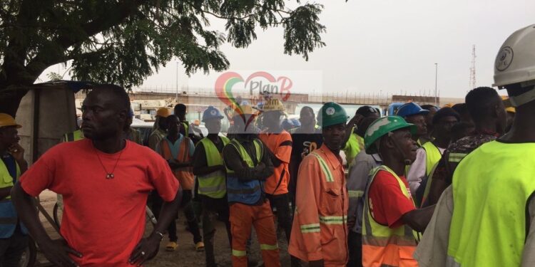 Tema: China Geo Engineering employees protest; demand pay rise [Photos]