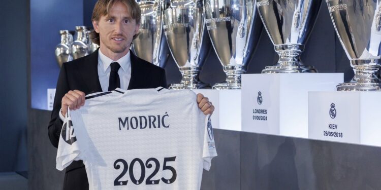 Luka Modric extends Real Madrid contract until 2025