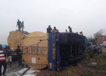 Accra-Tema Motorway: DAF fuel tanker and sprinter bus collision causes huge traffic