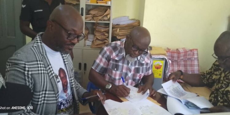Election 2024: Independent parliamentary candidate for Tema Central files nomination
