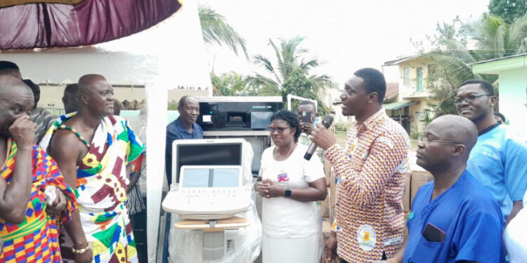 Central Regional House of Chiefs President donates medical equipment to Asikuma hospital