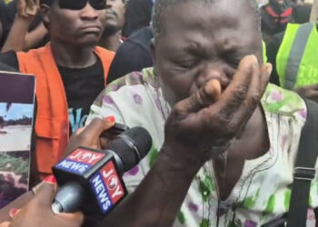 Protester drinks galamsey water, kneels and send powerful plea to Akufo-Addo