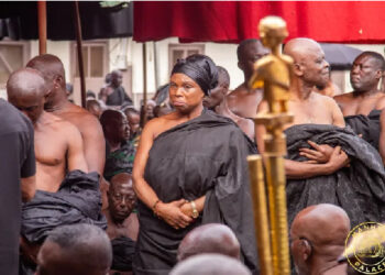 Otumfuo destools Denyasehemaa