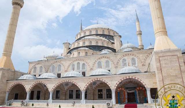 Muslim congregants flee, as bees invade Sunyani Central Mosque