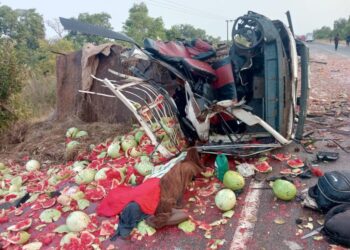 Six, including two drivers, killed in accident; others injured [Photos]