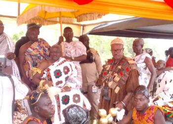 Kwahuman outdoors Daasebre Akuamoah Boateng III as the 25th Omanhene of Kwahu Traditional Area