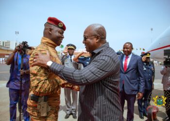 President Mahama holds meeting with Burkina Faso’s captain