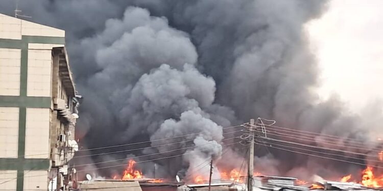 Kumasi: Fire destroys several shops at Adum market [Photos]