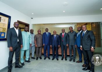 Former President Akufo-Addo hosts minority delegation from northern sector in Accra