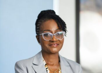 Trouble at Energy Commission over boss’ continuous stay in office