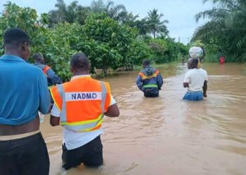 Central Region floods kill 18, displace dozens