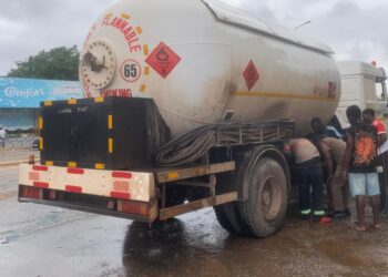 Massive gas leakage reported at Tema Community 7 as firefighters move in