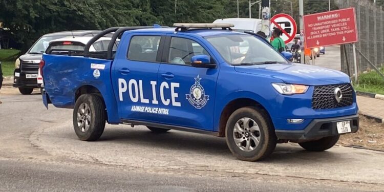 Police vehicle carrying suspects crashes into Trotro on KNUST campus; several injured