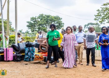 GES warns Heads against turning students away over trunks, chop boxes