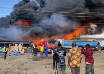 Accra Mayor gives Avenor squatters 24 hours to vacate after fire outbreak