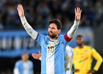 Lionel Messi scores in emotional farewell game for Argentina
