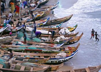 Police search for missing fishing canoe and seven crew members