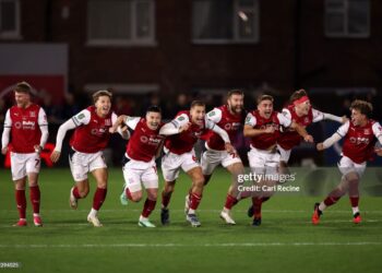 Fleetwood Town stun Arsenal on penalties to reach Carabao Cup quarter-finals